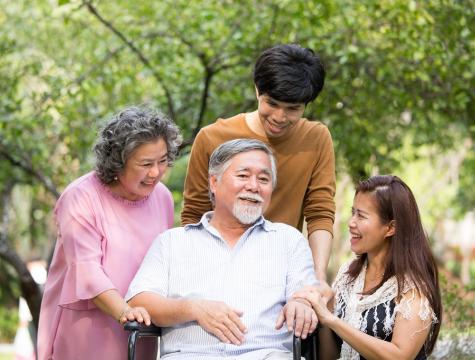 讓父母入住安老院，不等於不孝順！嘉頤優質護老院，政府甲一級安老院/老人院，24小時專業護理，註冊西醫定期到診。